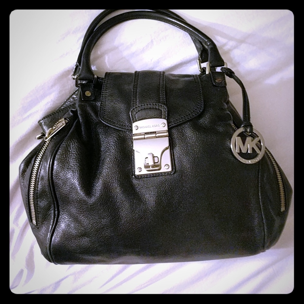 AUTHENTIC Michael kors handbag